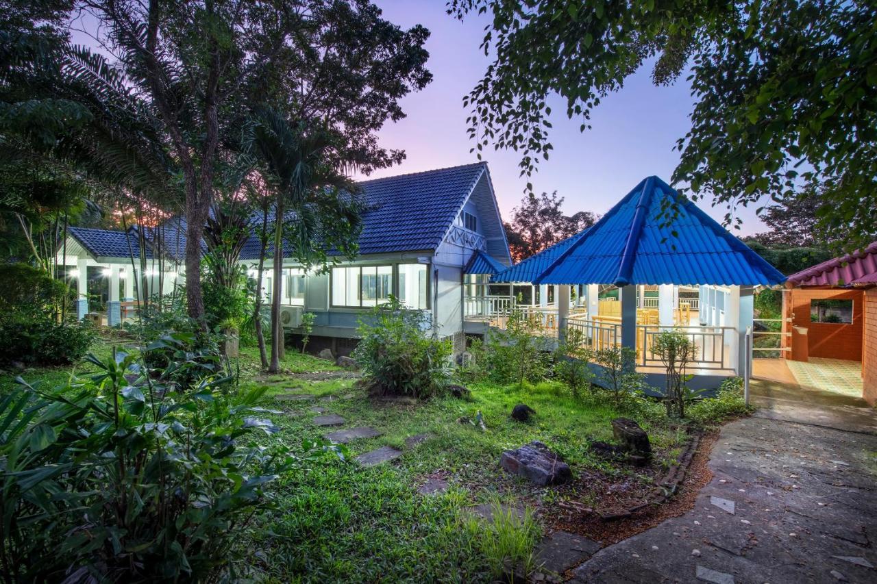 Ivy Cottage By Qiu Muak Lek Ngoại thất bức ảnh